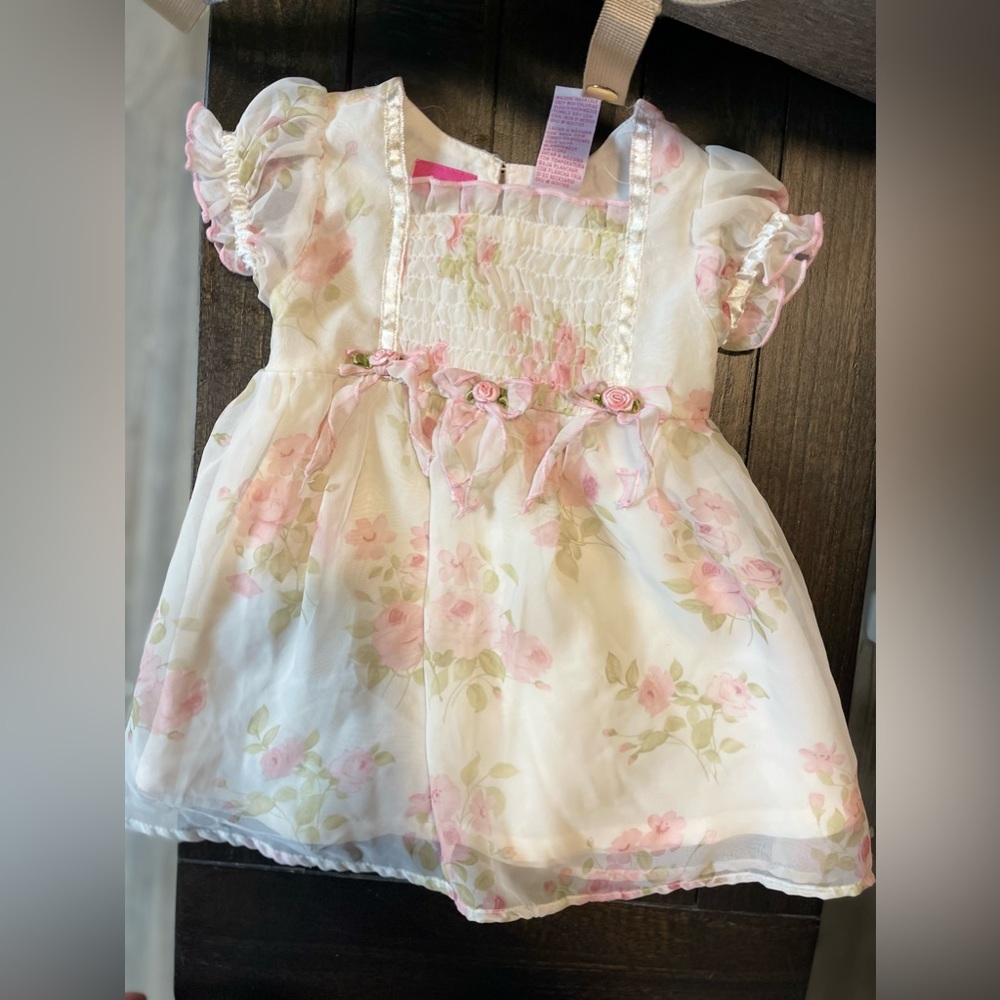 Vintage pretty dress 18 m